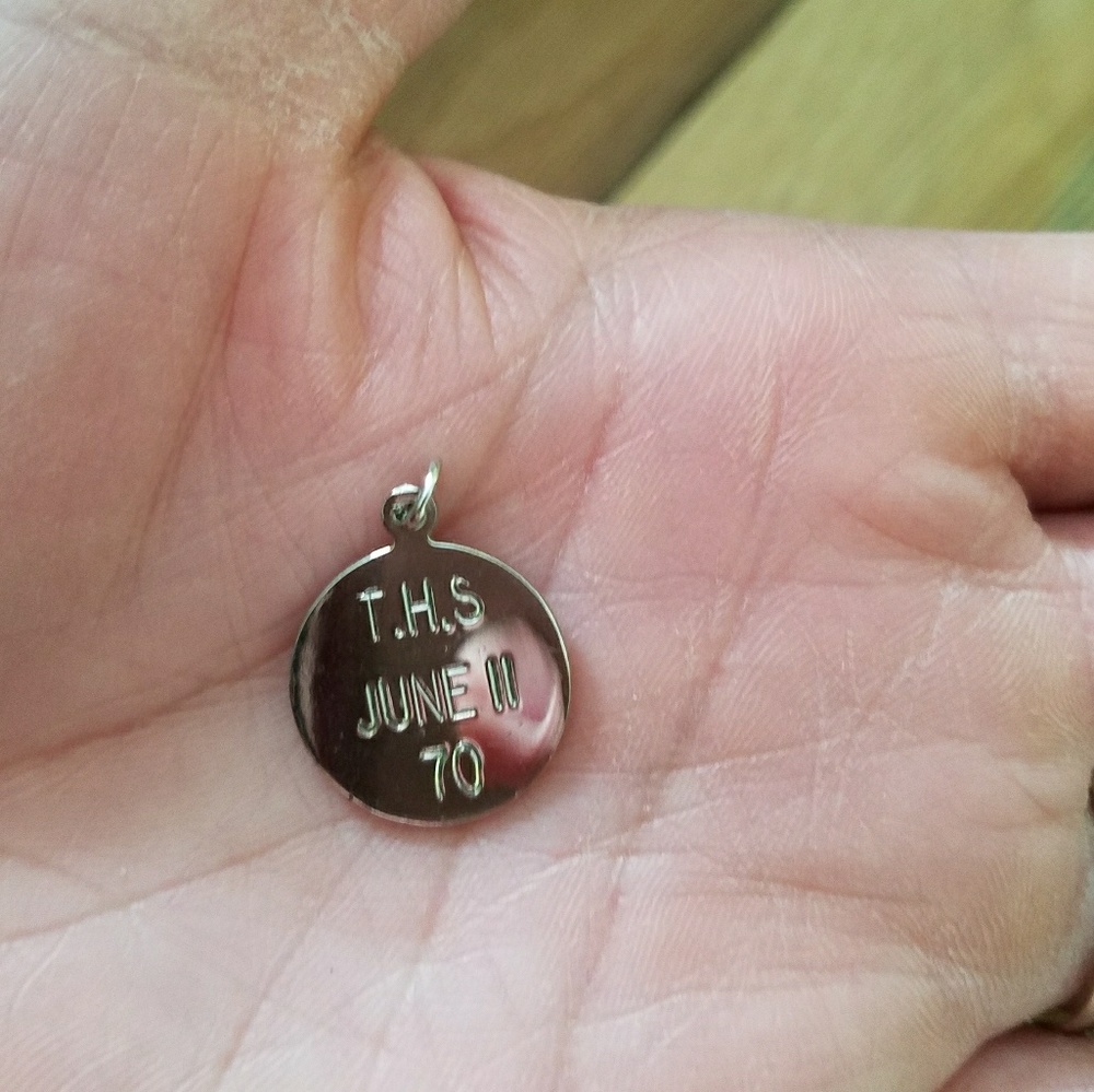 Old "Pat" charm - Picture 2 of 2
